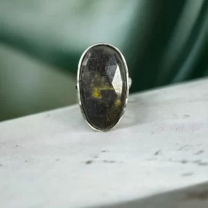 Safir-gumus-yuzuk