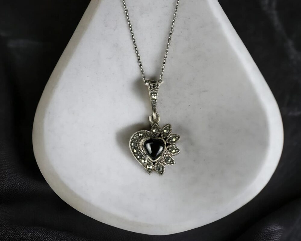 oniks-silver-kolye