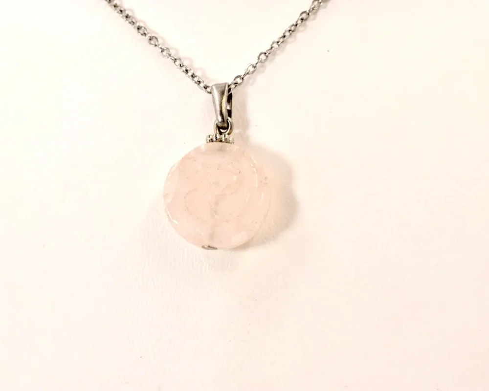 pembe-kuvar-kolye