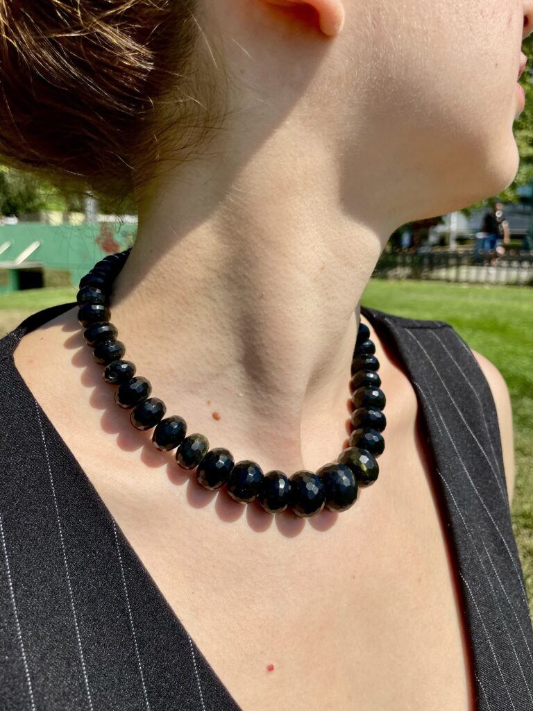 Obsidyen Kolye