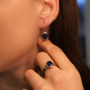 Safir Set – Bilgelik, Zarafet ve Sakin Gücün Üçlü Işığı