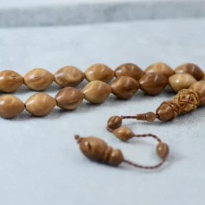 Saray Kuka Tespih – Doğal Asalet ve Zamansız Duruş