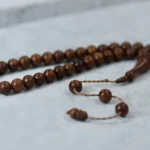 Kuka Tespih – Doğal Asalet ve Zamansız Duruş