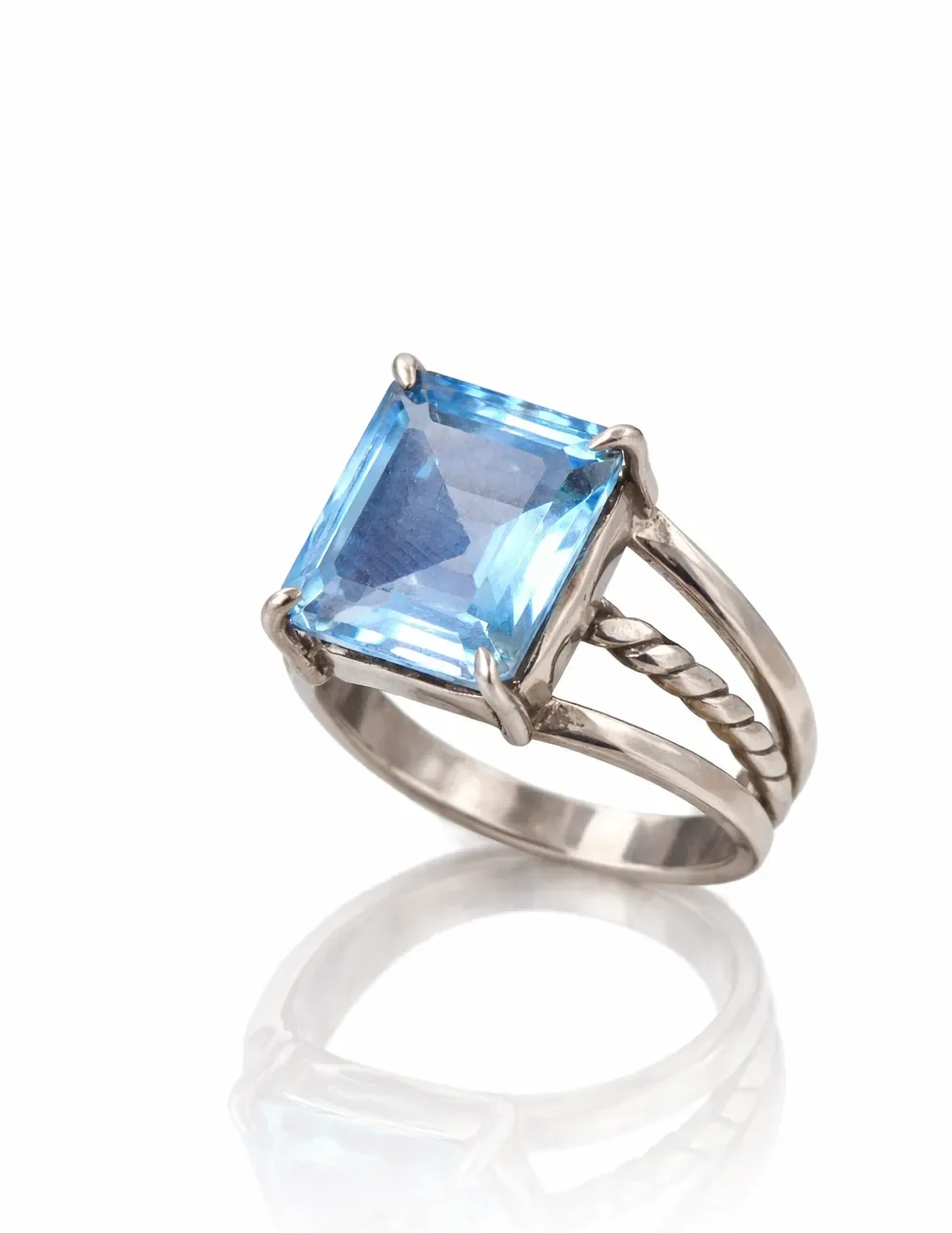 Blue topaz in sterling silver ring Akuamarin Gümüş Yüzük - Görsel 1