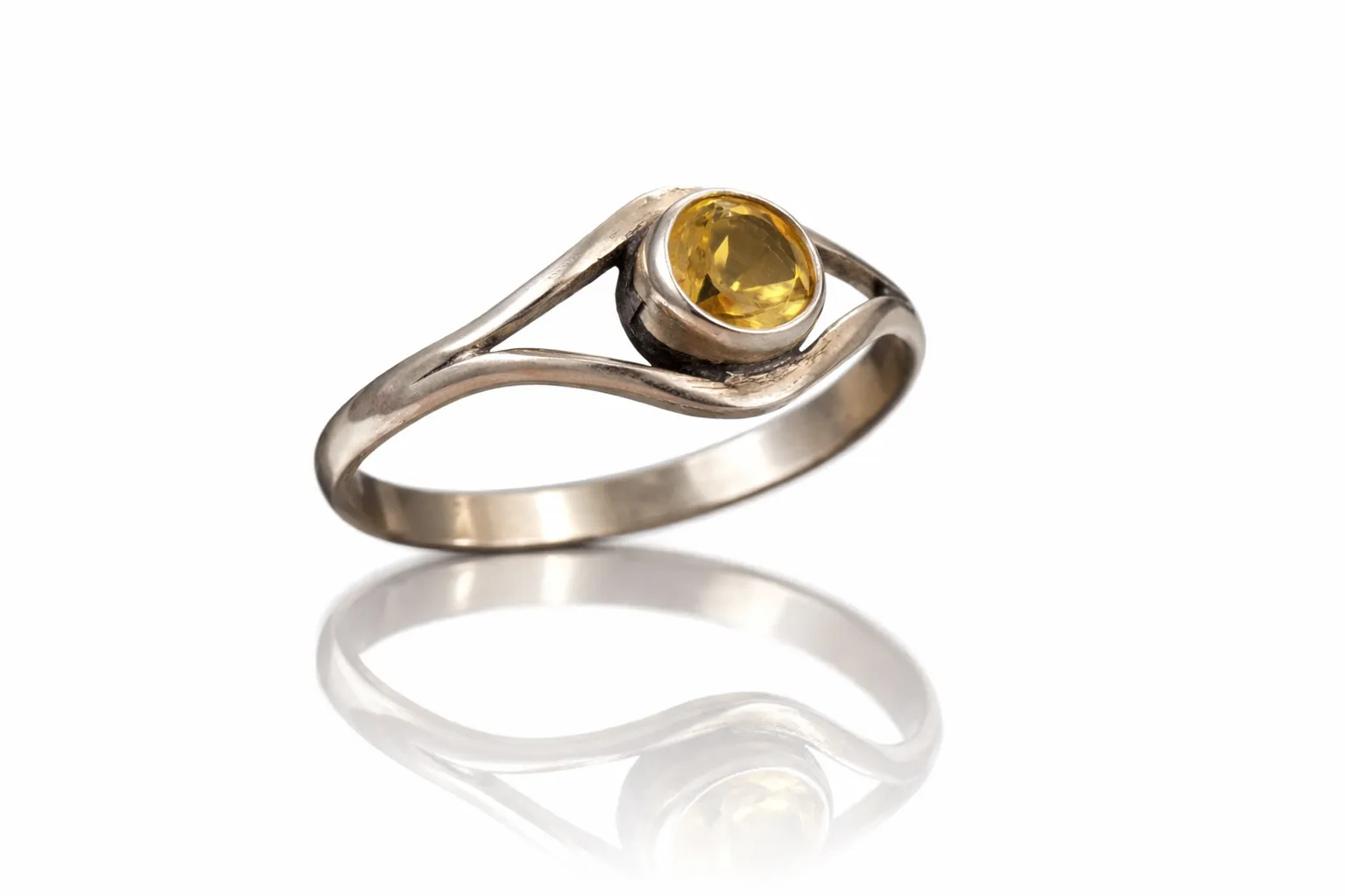 Elegant silver ring with citrine gemstone Sitrin Taşlı Gümüş Yüzük - Görsel 1